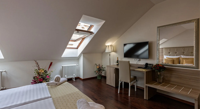 Old Town Residence by Little King