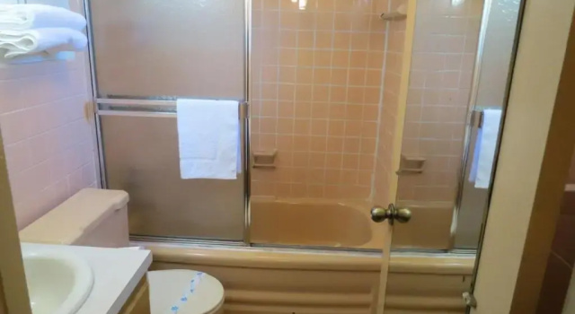 Четырёхместный номер Standard Boone trail inn
