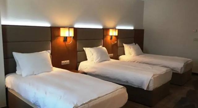Трёхместный номер Standard Hotel Golden Tulip Varna