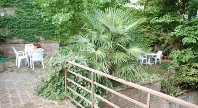 Bewick's Vake Guesthouse, Prenota Hotel Hotel a Tbilisi con parcheggio, Parcheggio