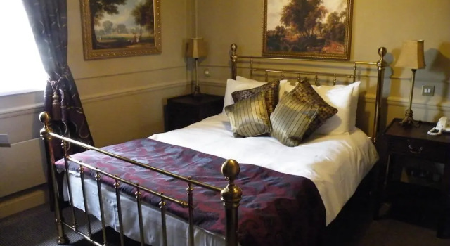 Номер Superior Saracens Head Hotel by Greene King Inns