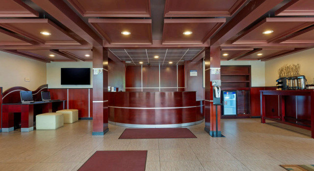BEST WESTERN PLUS Poconos, Buchen Sie Hotel Tannersville Pennsylvania