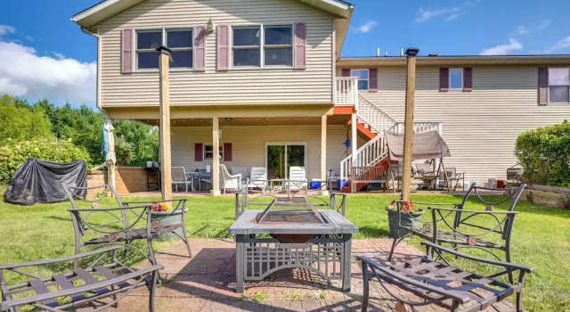 Коттедж Chic Apple River Escape w/ Fire Pit!