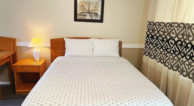 Номер Comfort Rivermount Motel