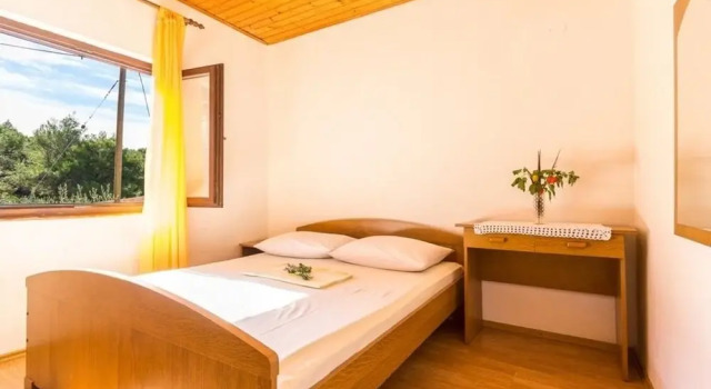 Tirkiz - 80m From the sea - A3 Klara, Buchen Sie Hotel Hotels in Gespanschaft Split-Dalmatien mit Pool, Schwimmbad