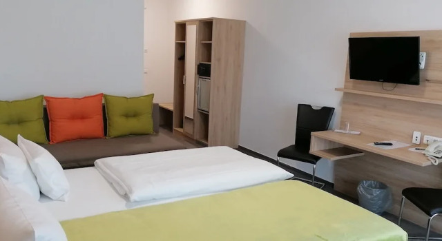 Четырёхместный номер Comfort с балконом Gasthaus Pension Rezatgrund