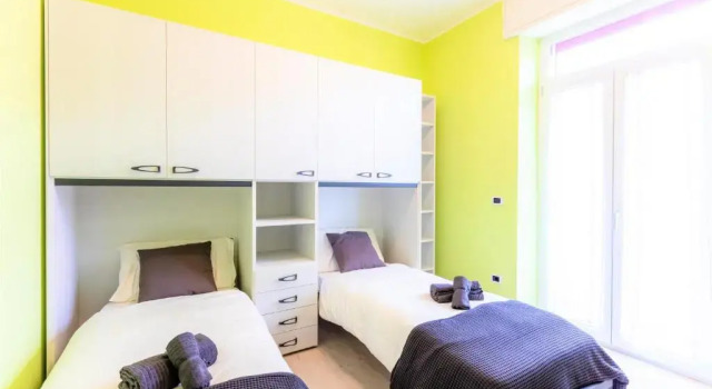 Hostly - Art And Color Rome Midtown - 3Br 2Ba, Забронировать Отель Рим Лацио, рядом с Вокзал Термини