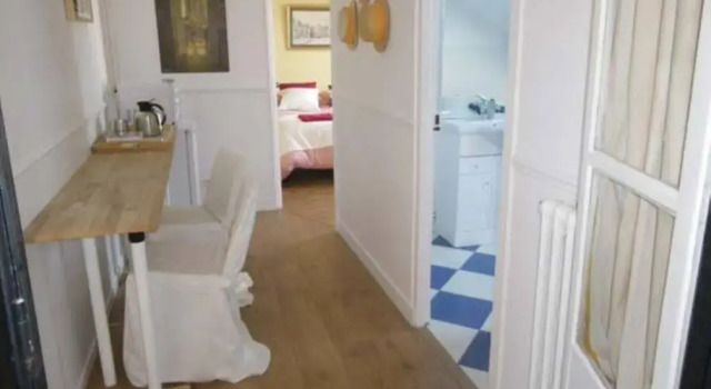 Chambre d'hôtes Villa du Hameau de la Reine, Book Villa Le Chesnay 