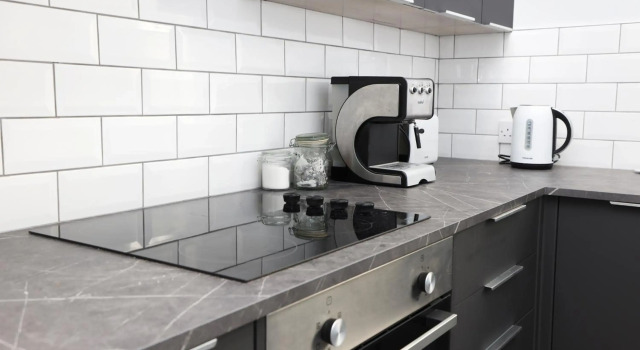 Stunning 2 Bed Apt Nr The Royal Mile & The Castle, Забронировать Отель Эдинбург Midlothian, рядом с Национальный музей Шотландии
