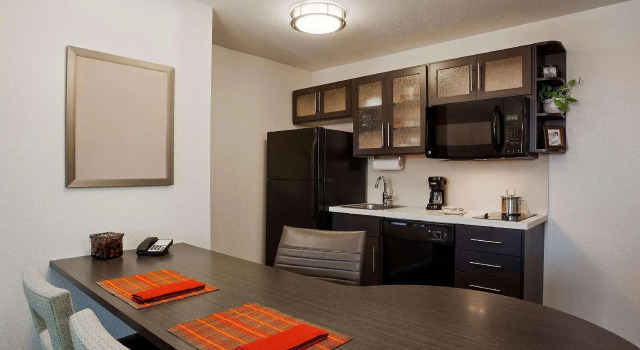 Двухместный люкс MainStay Suites- Kansas City Overland Park