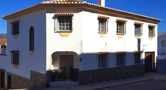House With 5 Bedrooms in Casabermeja, With Wonderful Mountain View, Pr, Забронировать Отель Отели Касабермеха с бассейном, Бассейн