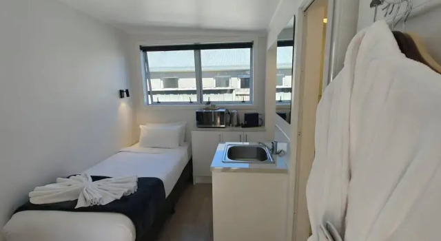 Студия Standard Roselands Motel