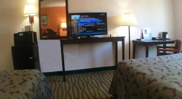Четырёхместный номер Standard President Inn & Suites