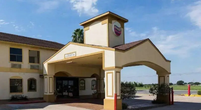 Quality Inn & Suites, Book Hotel Rosenberg Houston