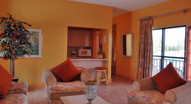Running Mon Sunrise Resort & Marina, Book Resort Hotels in Grand Bahama with a Pool, Swimming Pool