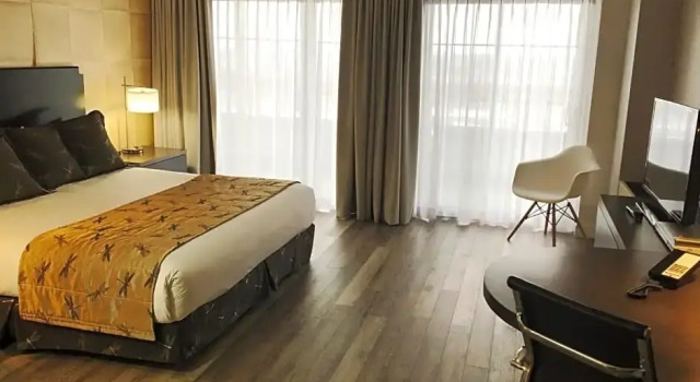 Двухместный номер Standard с балконом Hotel Classique