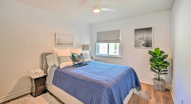 Stunning Carlsbad Gem w/ Fire Pit & Hot Tub!, Забронировать Дом для отпуска Коттеджи Карлсбад, Коттедж