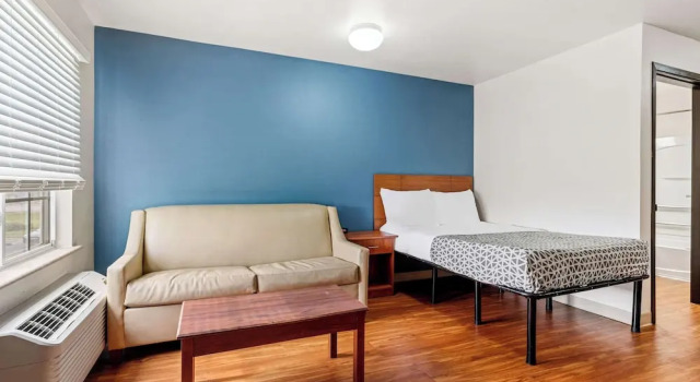 Двухместный номер Standard WoodSpring Suites Tulsa
