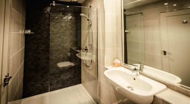 Трёхместный номер Deluxe Hotel Isaacs Cork City