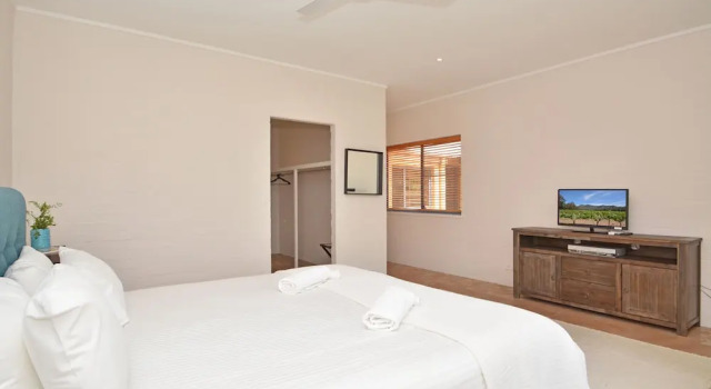 Коттедж James Estate Guesthouse