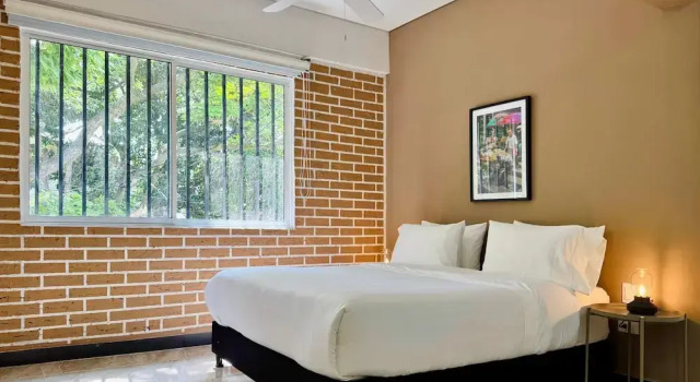 w Cozy Loft w Majestic Deco in Cali, Забронировать Апартаменты/квартира Отели Кали с парковкой, рядом с The Plane's Park, Парковка