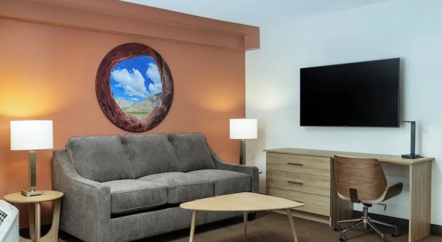 Двухместный люкс с балконом Holiday Inn Resort Mesquite by IHG