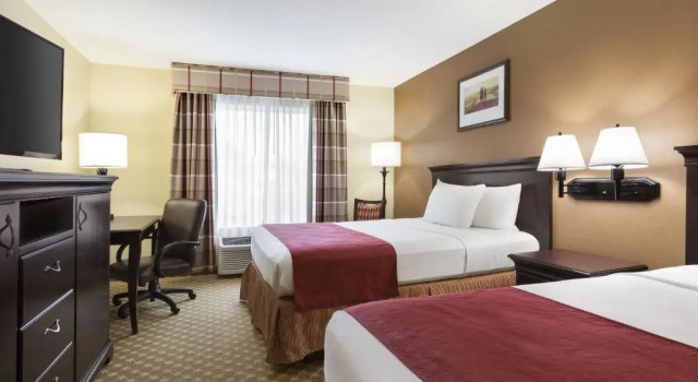 Четырёхместный номер Standard Country Inn & Suites by Radisson, Asheville - Outlet Mall