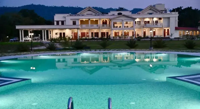 ROYALE de' CASA RESORT KAZIRANGA, Rezerwuj Ośrodek wypoczynkowy Hotele w Kohora ze śniadaniem, Śniadanie