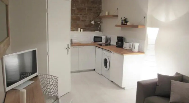 Appartemement Lyon Saxe-Gambetta, Забронировать Отель Лион Rhône, рядом с Станция метро Saxe-Gambetta