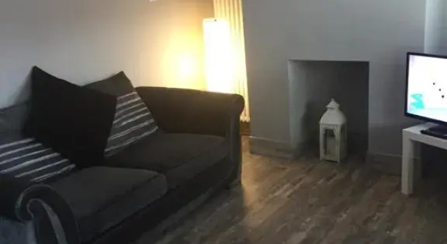 Коттедж 2 bedroom house Belfast city