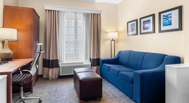 Двухместный люкс Comfort Suites Near Camp Lejeune