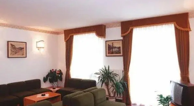 Albergo Scarpone, Забронировать Отель Форни-Авольтри Udine Area