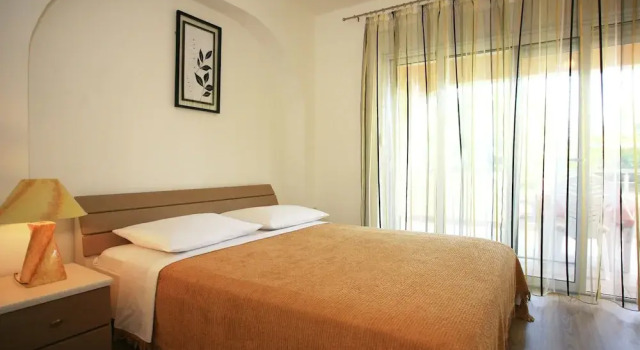 Pleasant Apartment in Krk with Private Terrace