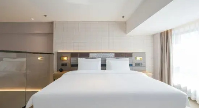 Люкс Homeinn Plus Hotel-Quanzhou Licheng Binjiang Urban Plaza