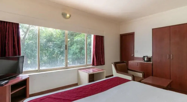 Hotel Presidency Daman, Book Hotel Hoteller i Daman med morgenmad, Morgenmad