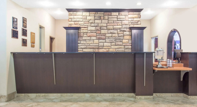 Ramada Pincher Creek, Rezervovat Hotel 3hvězdičkové hotely v Alberta, 3*