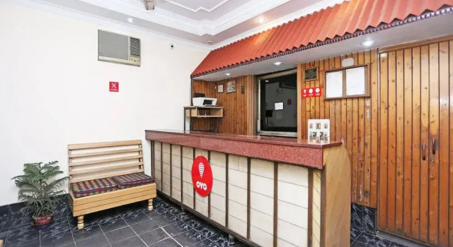 OYO 9001 Hotel East West