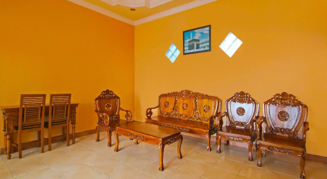 OYO 92631 Hotel Dan Aula Wahyu Sari B