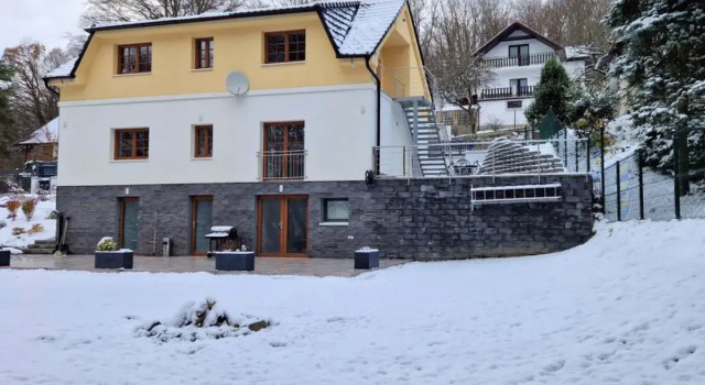 House Posázaví Petrov, Rezerwuj Hotel Hotele w Píkovice z basenem, Basen