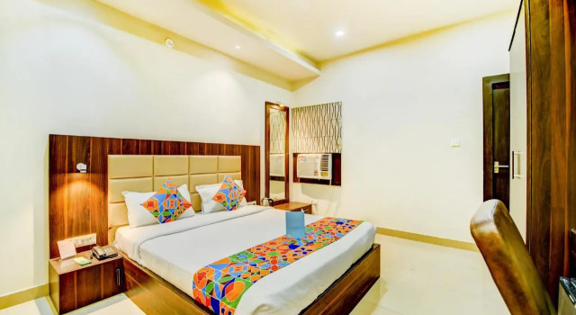Fabhotel Solitaire Inn