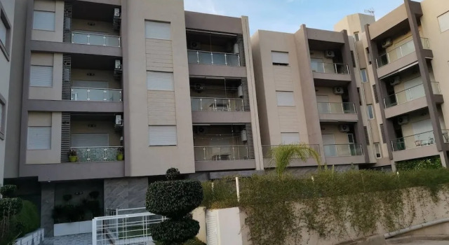 Cozy Apartment Very Close to the Beach, Rezerwuj Apartament Hotele w Nabeul Governorate z parkingiem, Parking