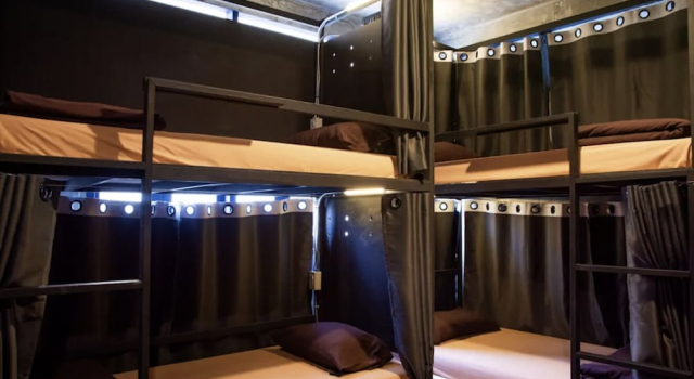 Кровать в общем номере AREA81 HIDEOUT Hostel Khaosan