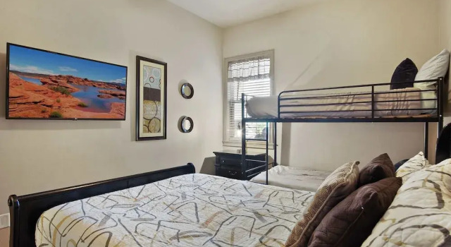 Utahs Beauty w/ Desert & Mtn Views, Varaa Huoneisto Hurricane 