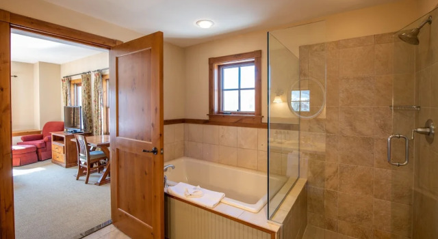 Номер Standard Spacious 3 Bedroom Condo with Balcony in Mountaineer Square 3 Condo - No Cleaning Fee! by RedAwning