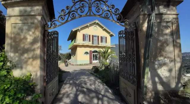 VILLA BELVEDERE D'AJACCIO, VILLA ENTIERE VUE MER POUR 2 à 10 VOYAGEURS, Varaa Villa Ajaccio 