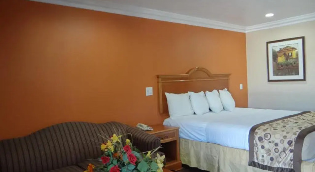Номер Standard Rodeway Inn Cypress - Buena Park