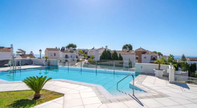 House Royal Nerja, Забронировать Отель Отели Нерха с бассейном, рядом с Tuesday Market, Бассейн