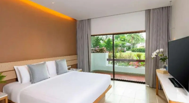 Двухместный номер Standard с балконом Novotel Rayong Rim Pae Resort