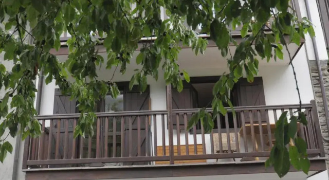 Апартаменты ALTIDO Rustic Apt for 4 with Parking Nearby Ski Lifts