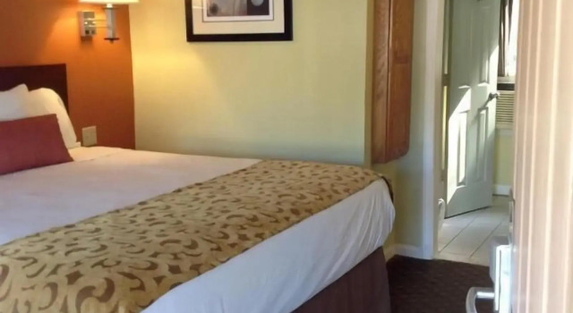 Red Carpet Inn & Suites Cheshire, Boek Hotel Cheshire Verenigde Staten